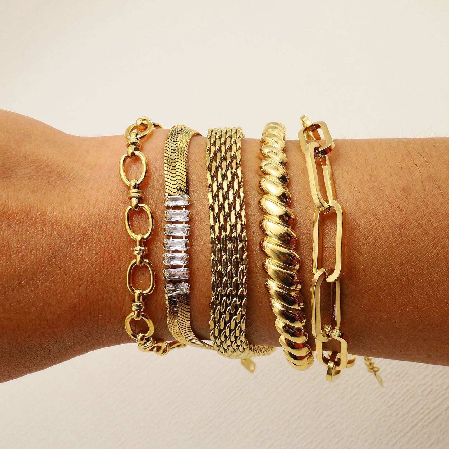 SHAMI TWISTED BANGLE