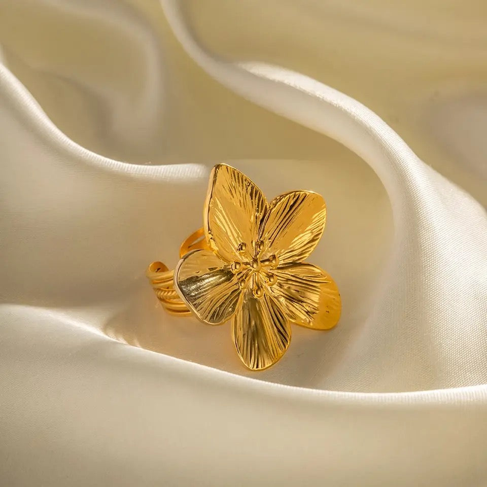 FLOWERY OPEN RING