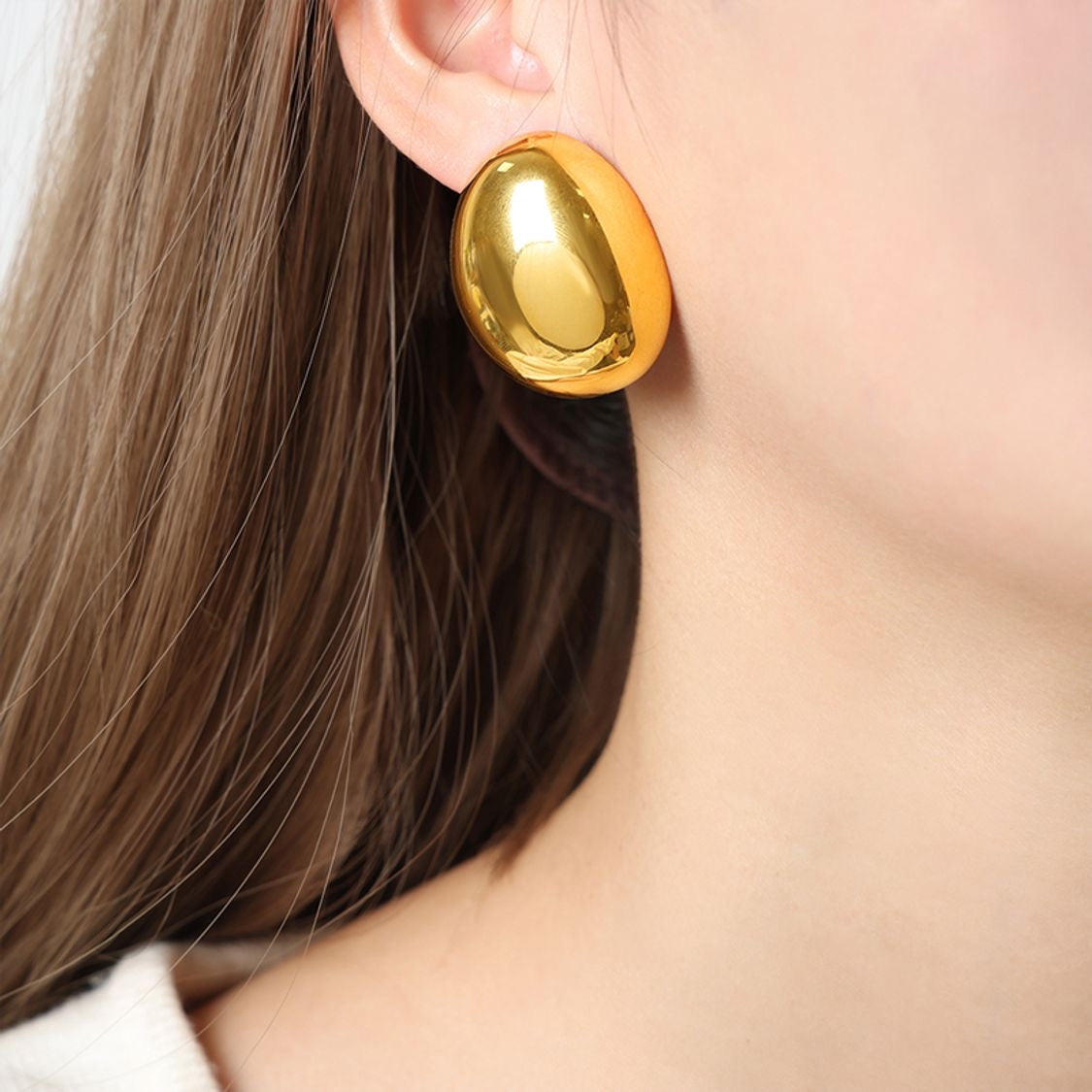 EVE OVERSIZED EAR STUDS 18K GOLD PLATED