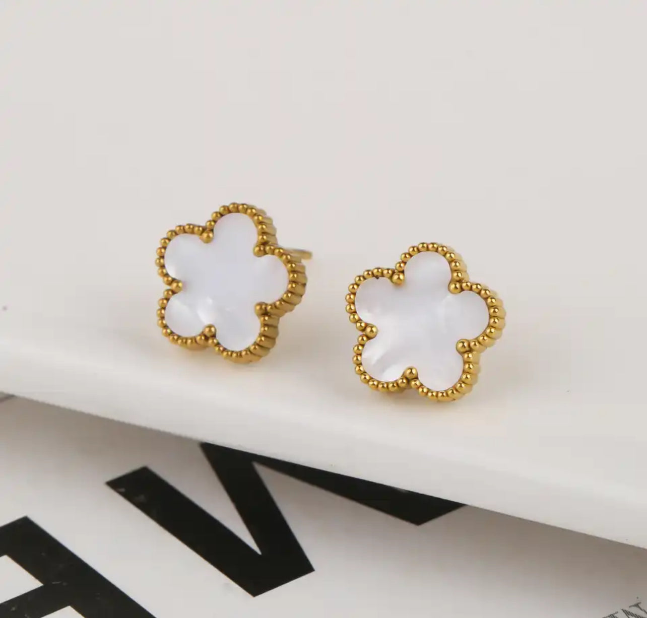 CLOVER EARRINGS