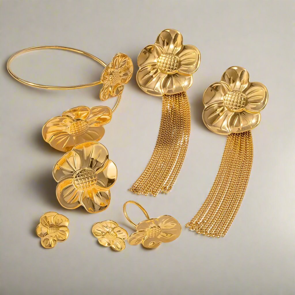 DAHLIA GOLDEN EARRINGS