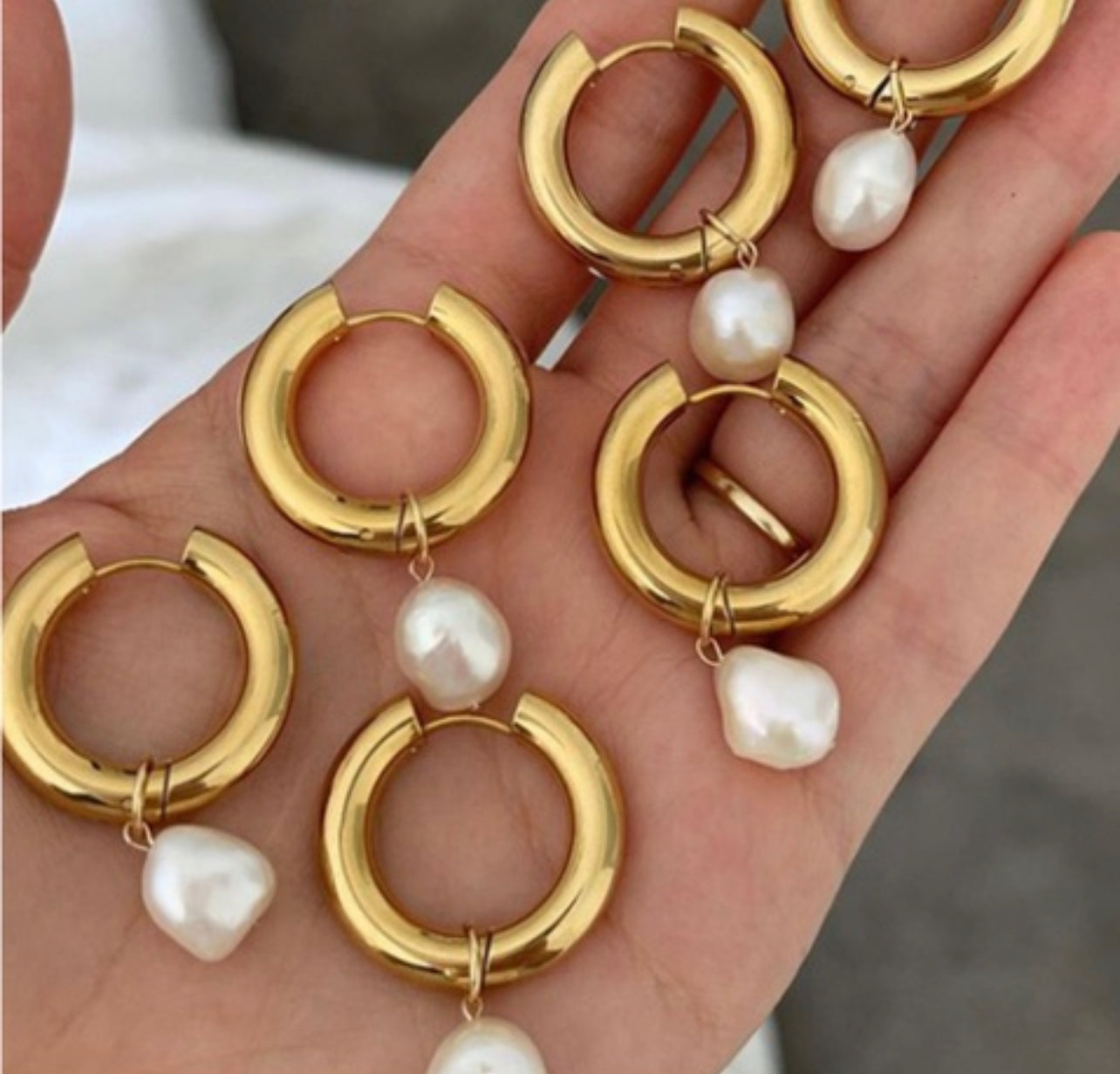 FRESHWATERS PEARL HOOP EARRINGS