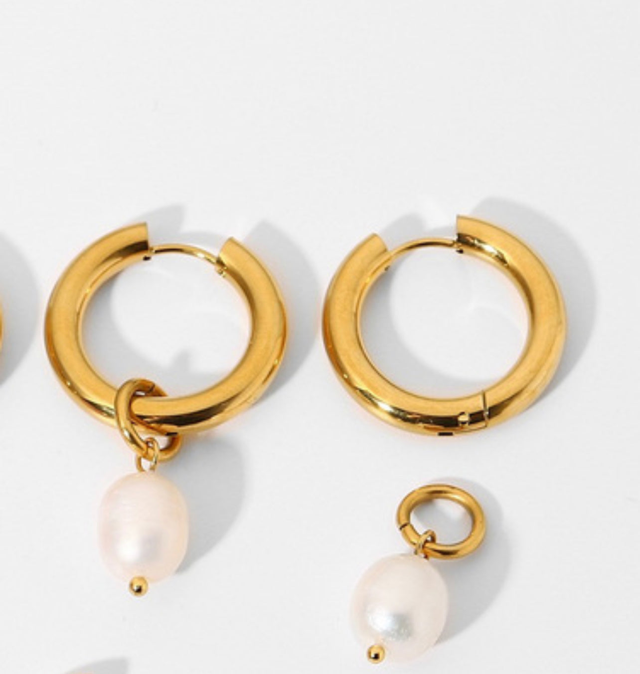 FRESHWATERS PEARL HOOP EARRINGS